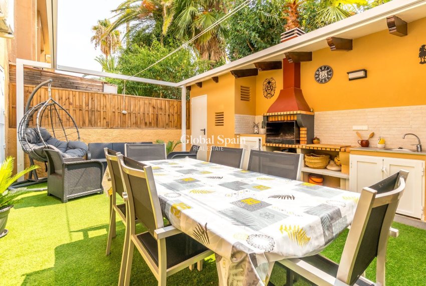 Revente - Appartement -
Albir - center