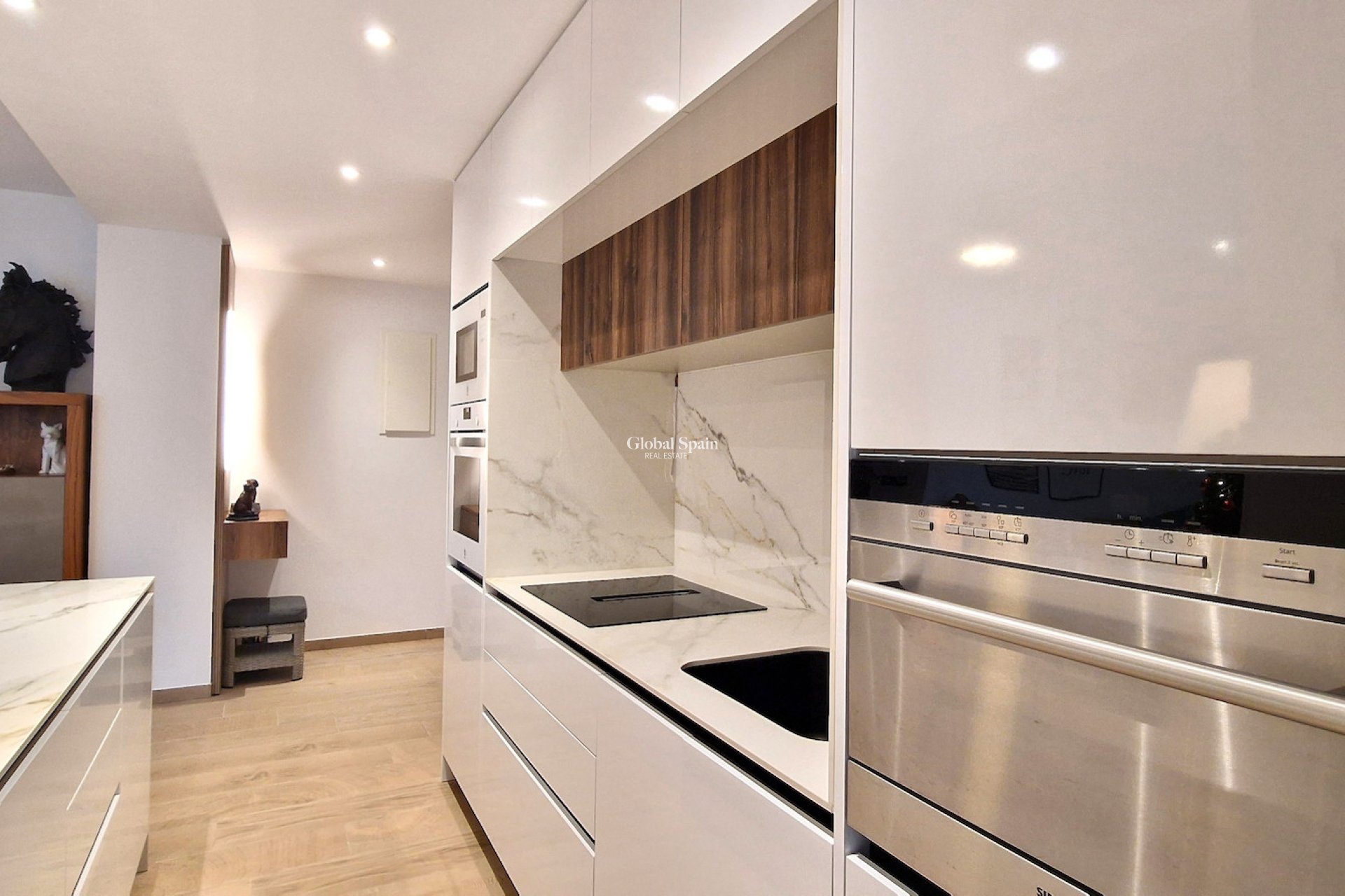 Revente - APPARTEMENT -
ALGORFA - Inland