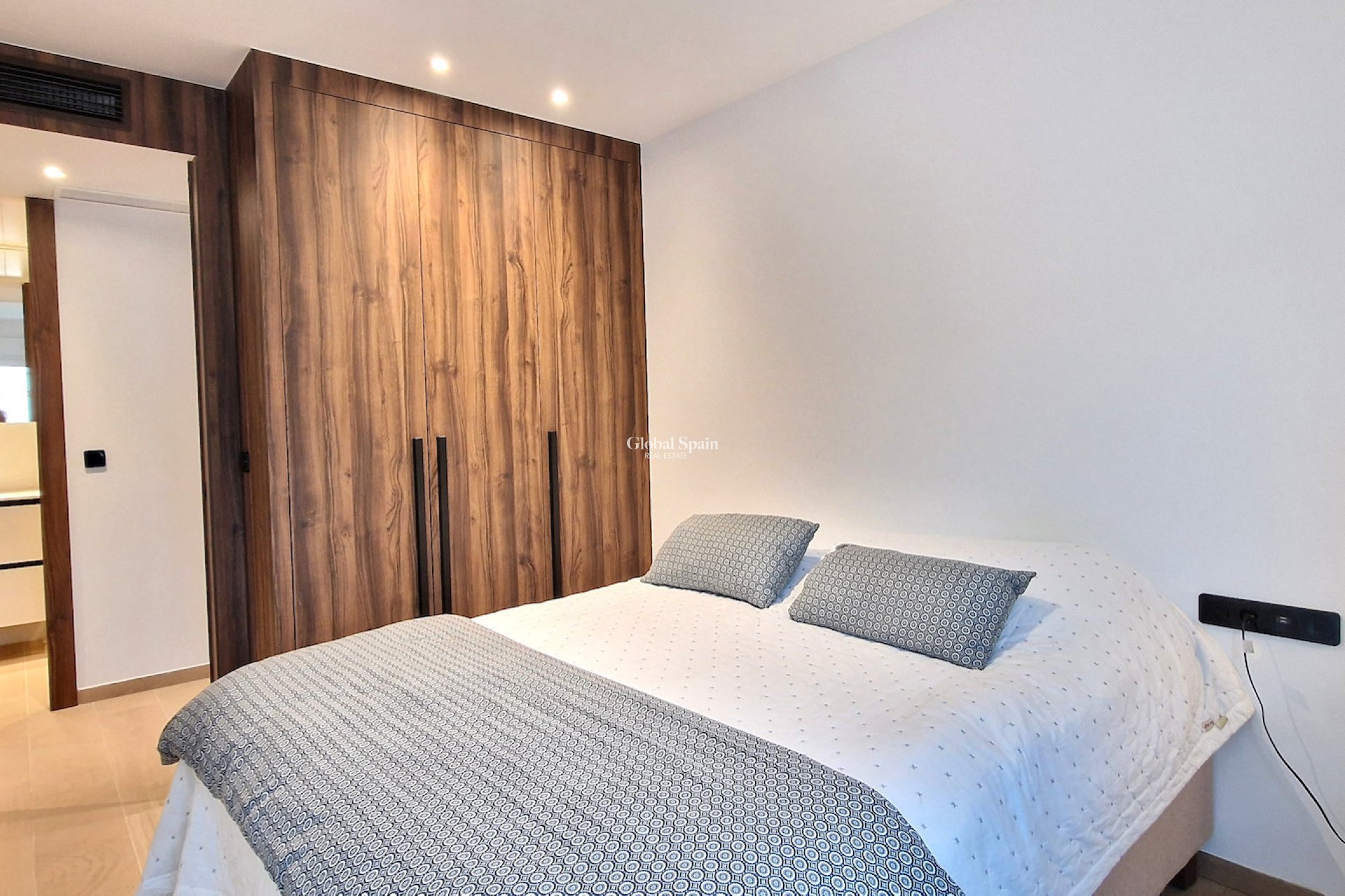 Revente - APPARTEMENT -
ALGORFA - Inland