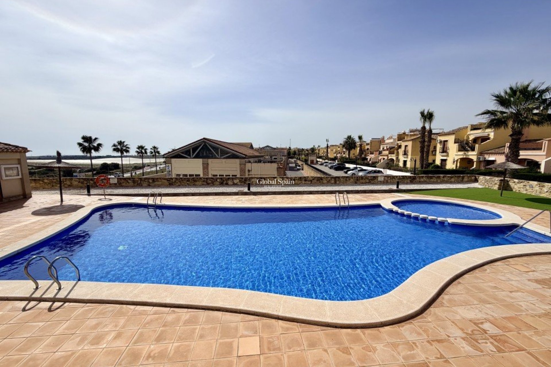 Revente - APPARTEMENT -
ALGORFA - Inland