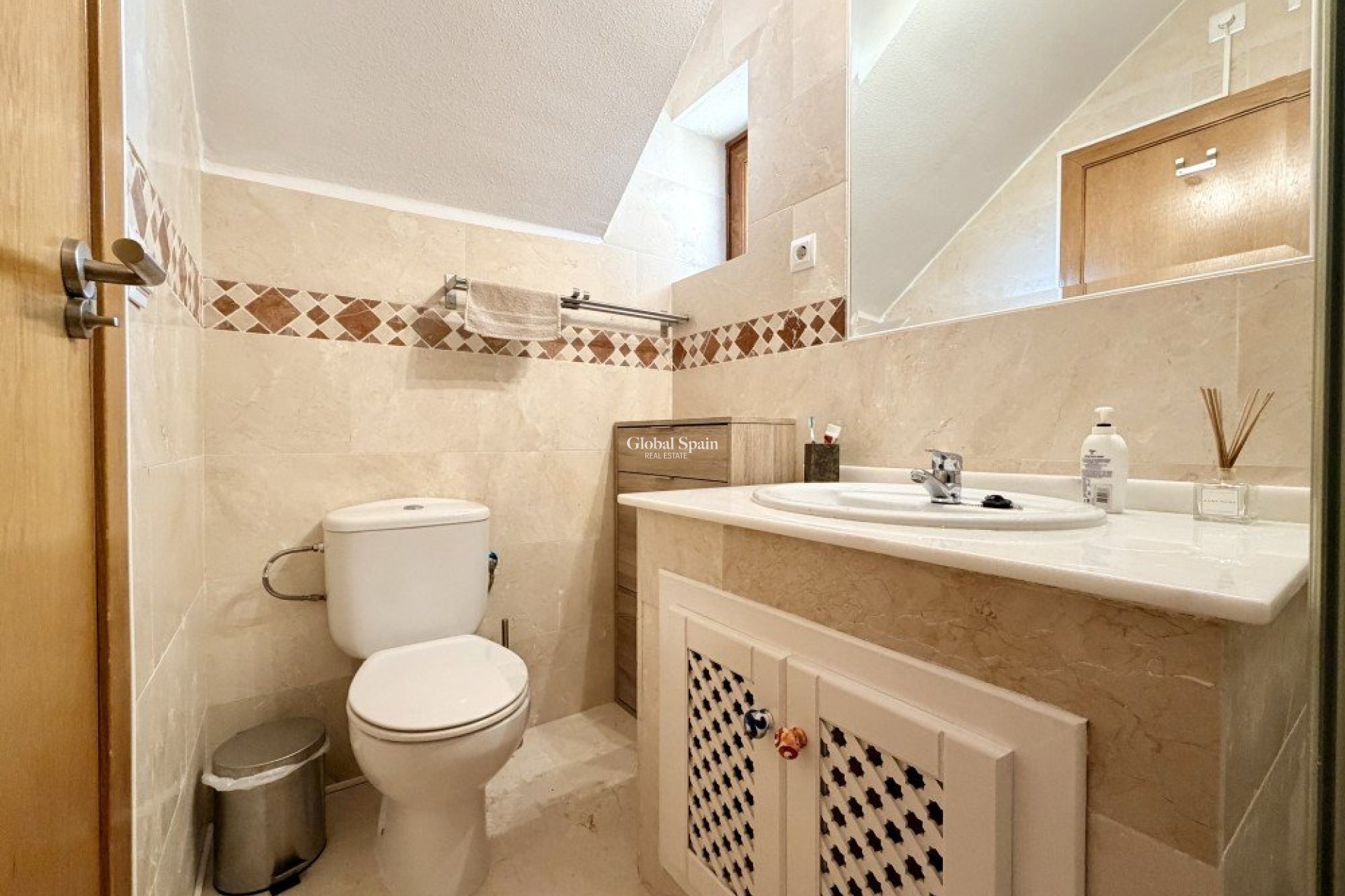 Revente - APPARTEMENT -
ALGORFA - Inland