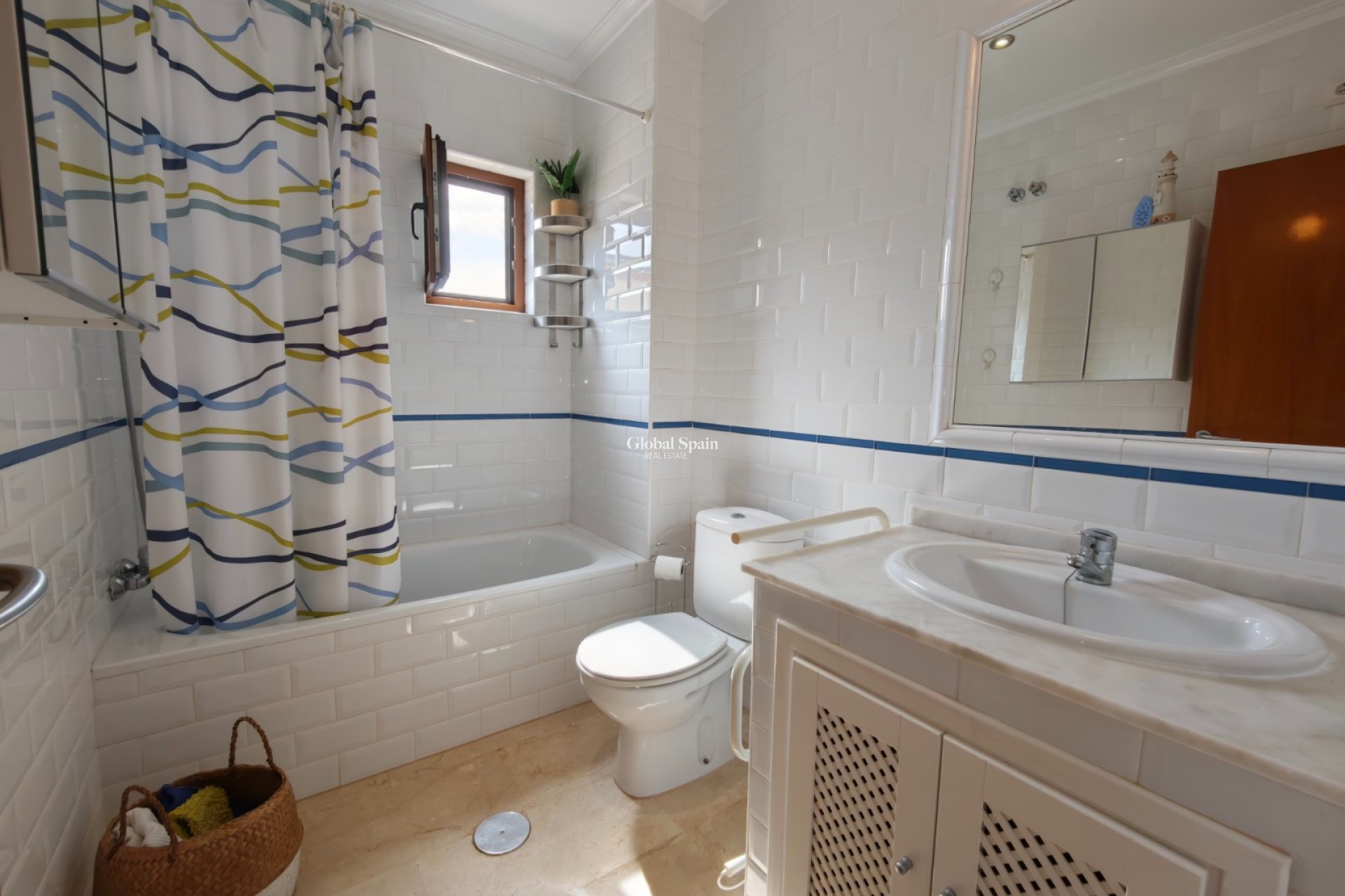 Revente - APPARTEMENT -
ALGORFA - Inland