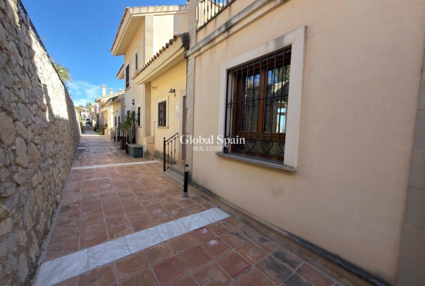 Revente - APPARTEMENT -
ALGORFA - LA FINCA GOLF / ALGORFA