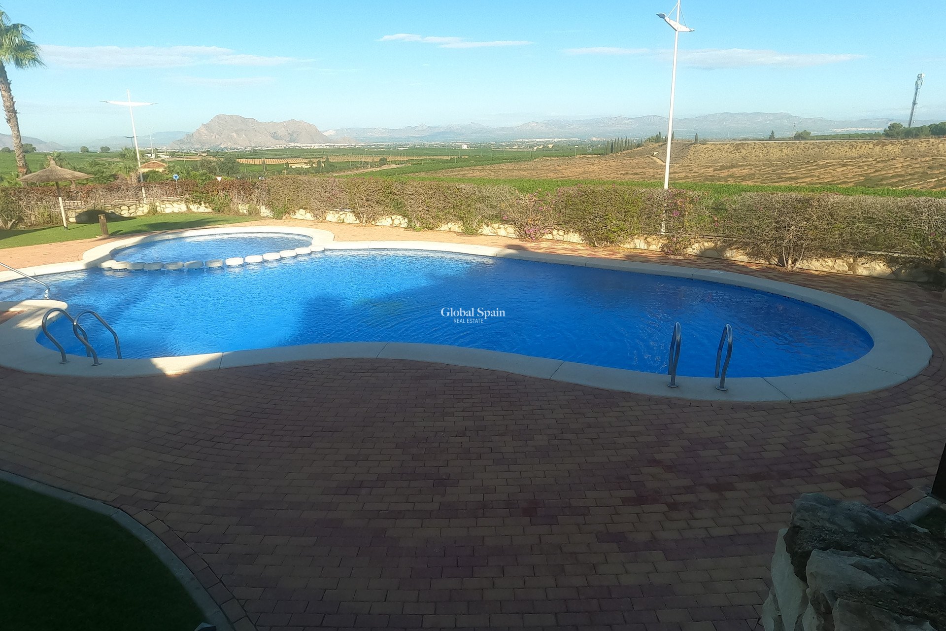 Revente - APPARTEMENT -
ALGORFA - LA FINCA GOLF / ALGORFA