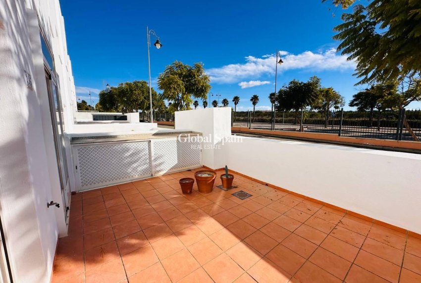 Revente - APPARTEMENT -
ALHAMA DE MURCIA