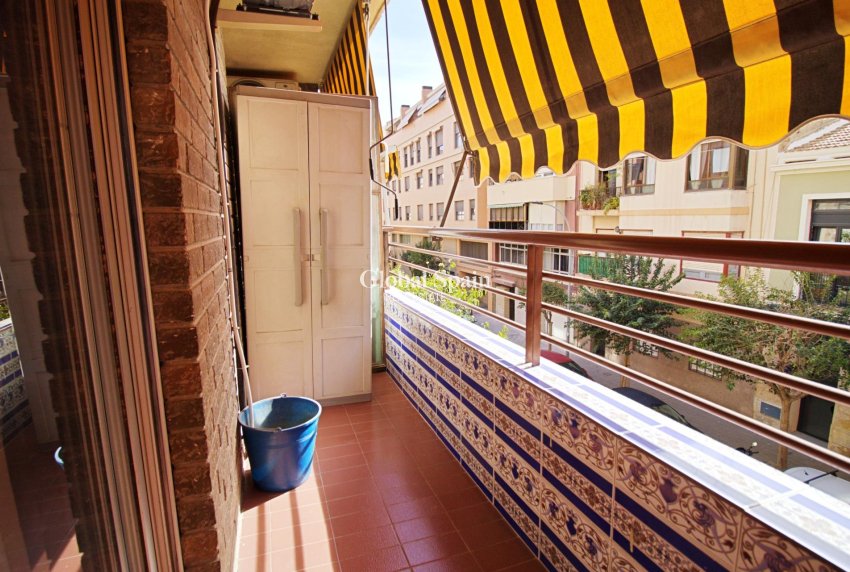 Revente - APPARTEMENT -
ALICANTE - BENALÚA