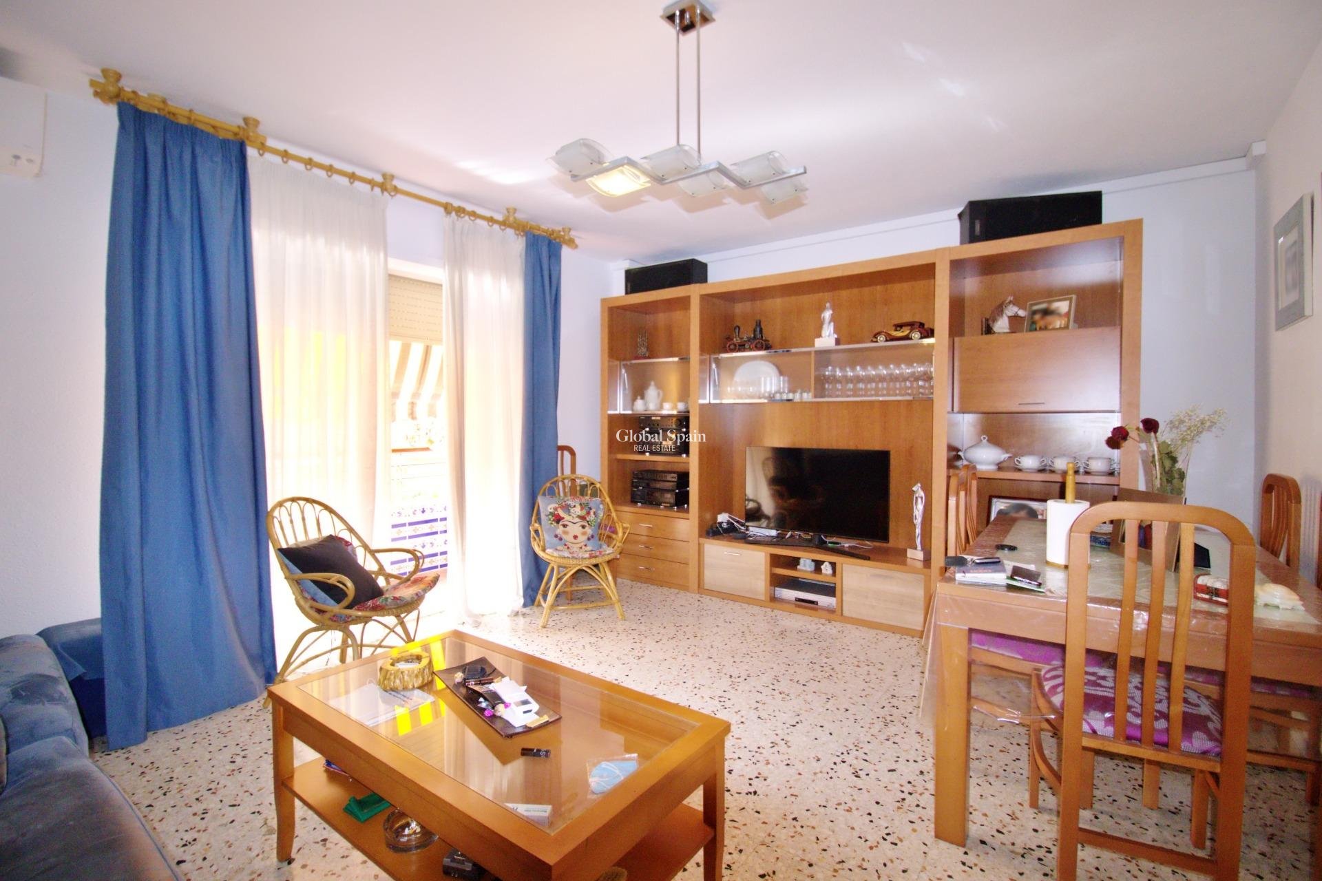 Revente - APPARTEMENT -
ALICANTE - BENALÚA
