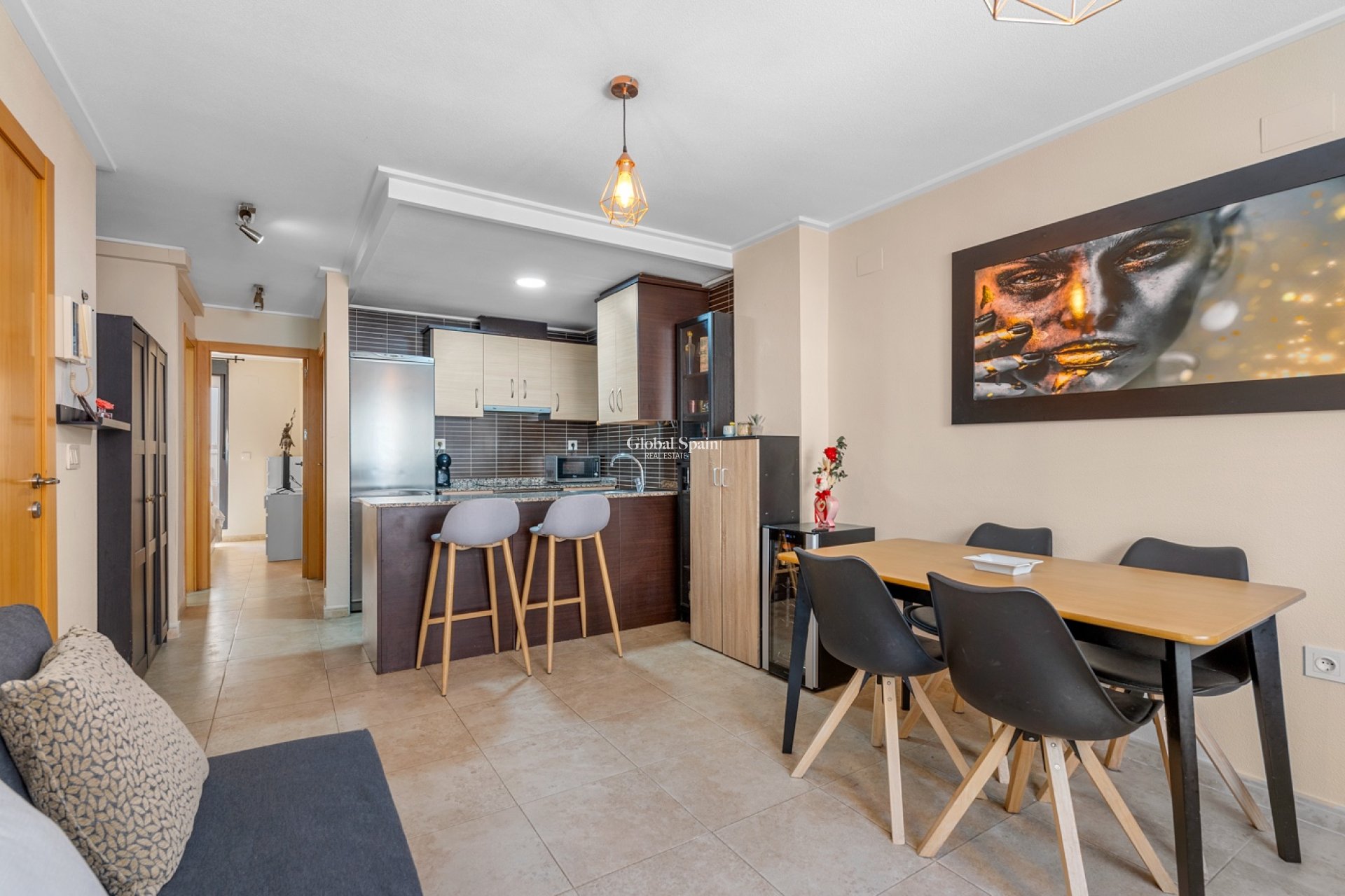 Revente - APPARTEMENT -
ALICANTE - CAROLINAS