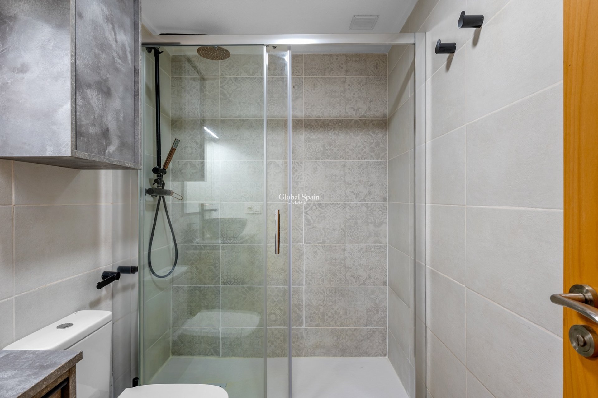 Revente - APPARTEMENT -
ALICANTE - CAROLINAS