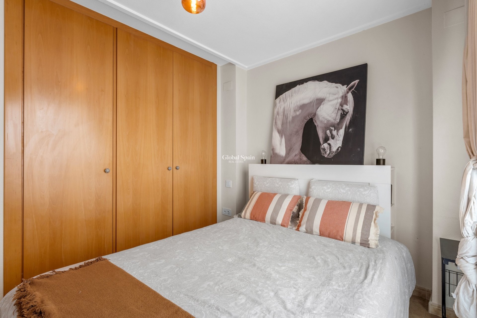 Revente - APPARTEMENT -
ALICANTE - CAROLINAS