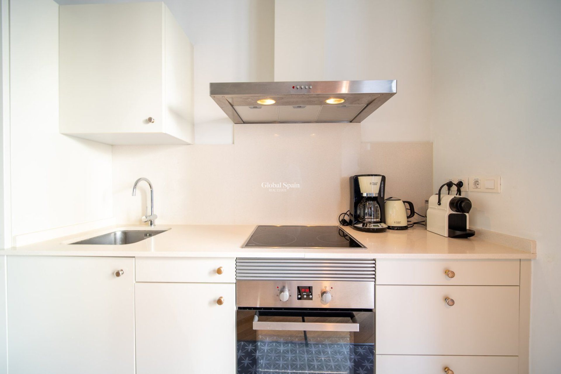 Revente - APPARTEMENT -
ALICANTE - Centro