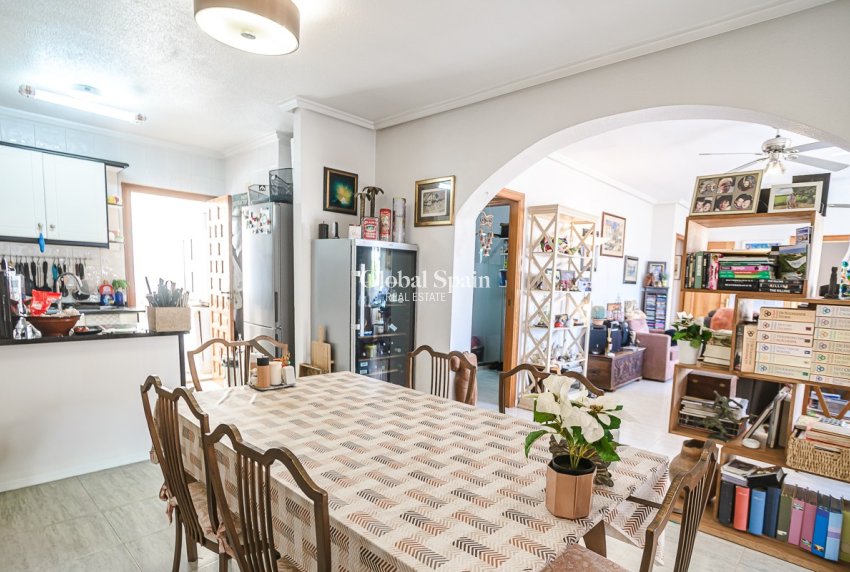 Revente - APPARTEMENT -
ALICANTE - La Florida