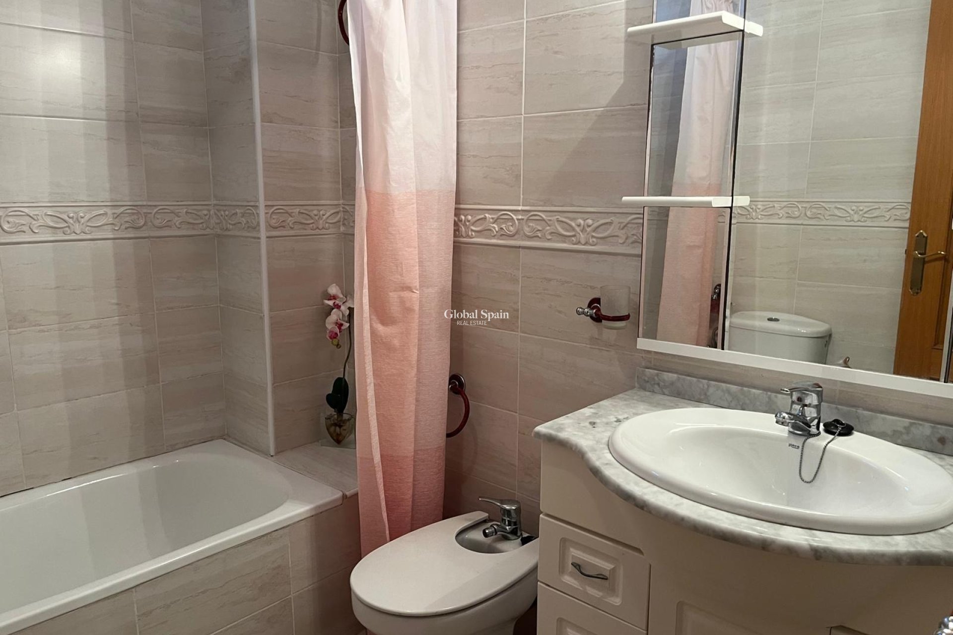 Revente - APPARTEMENT -
ALMORADÍ - Centro Urbano 2