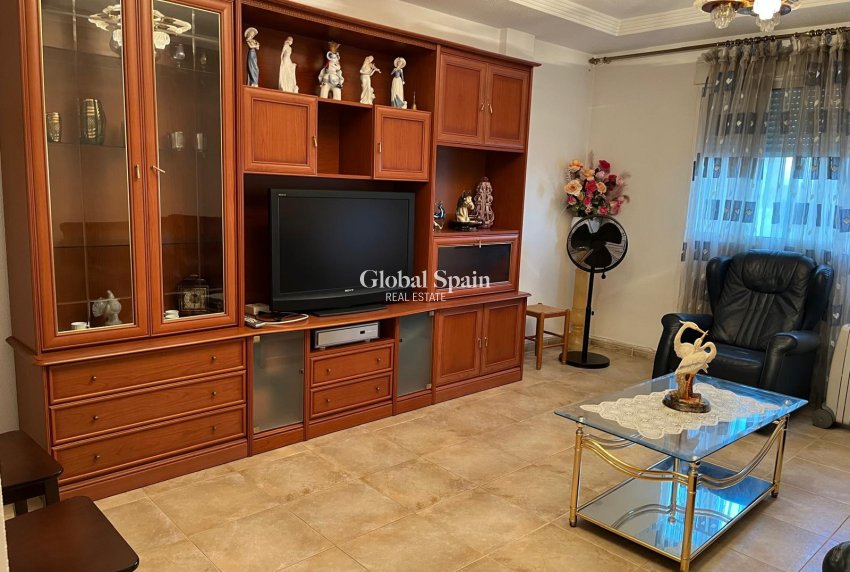 Revente - APPARTEMENT -
ALMORADÍ - Centro Urbano 2