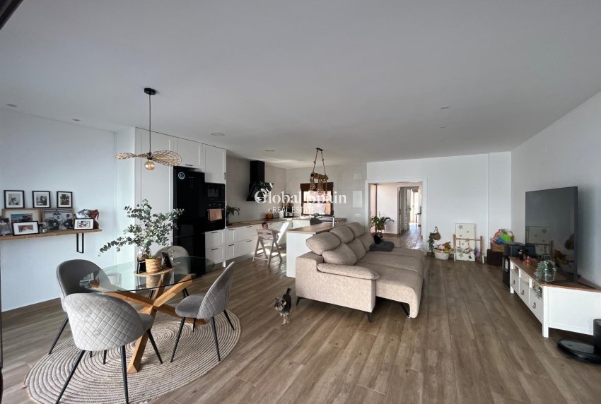 Revente - APPARTEMENT -
ALMORADÍ - Centro Urbano 2