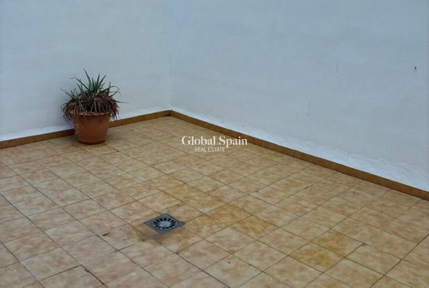 Revente - APPARTEMENT -
ALMORADÍ - Costa Blanca