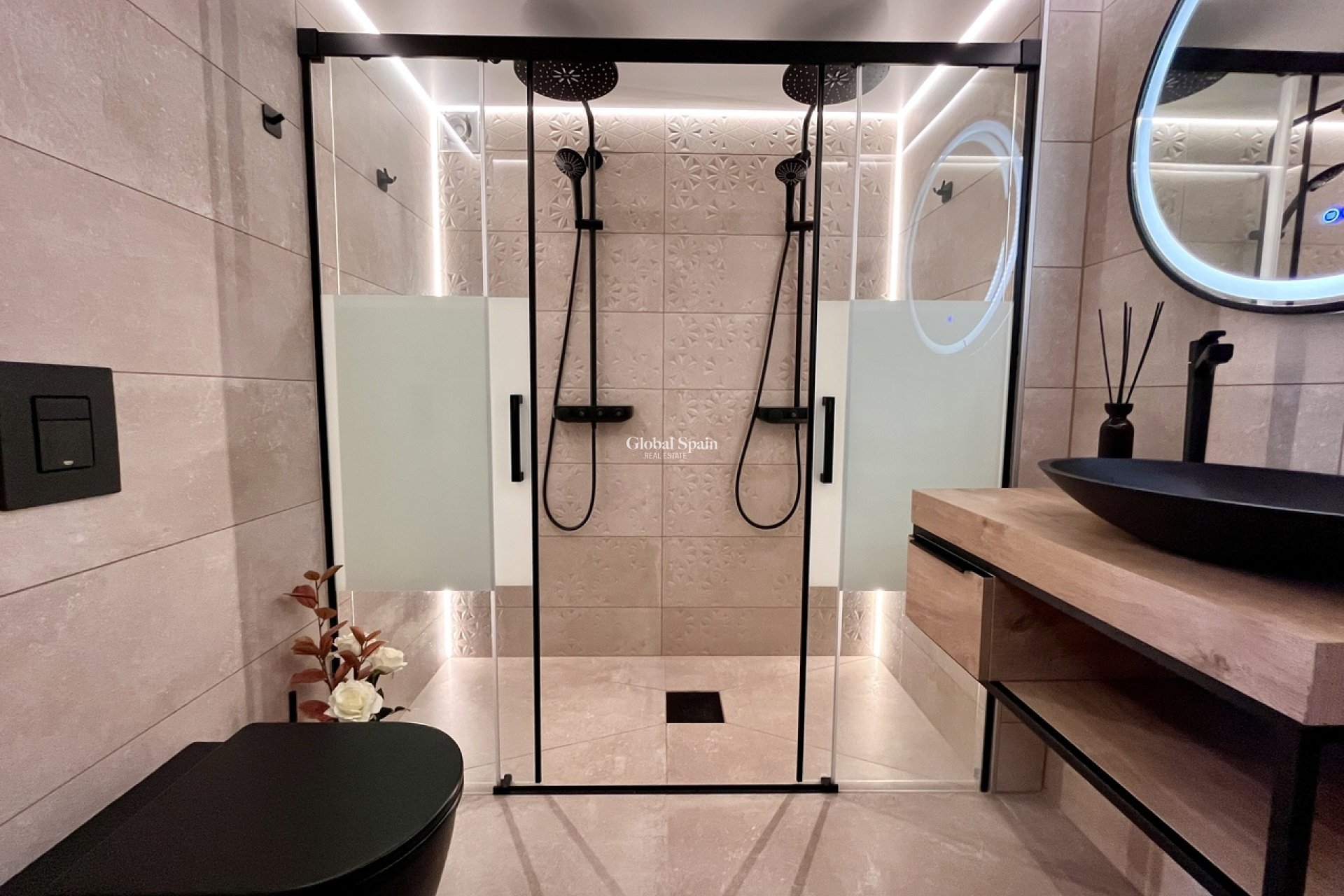 Revente - APPARTEMENT -
ALMORADÍ - Inland