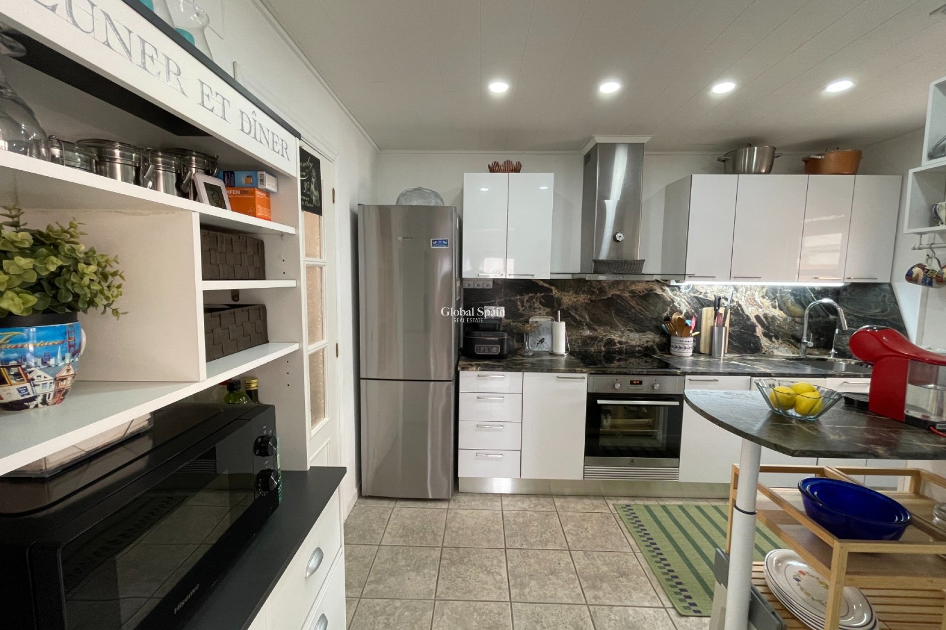 Revente - APPARTEMENT -
ALMORADÍ - Inland