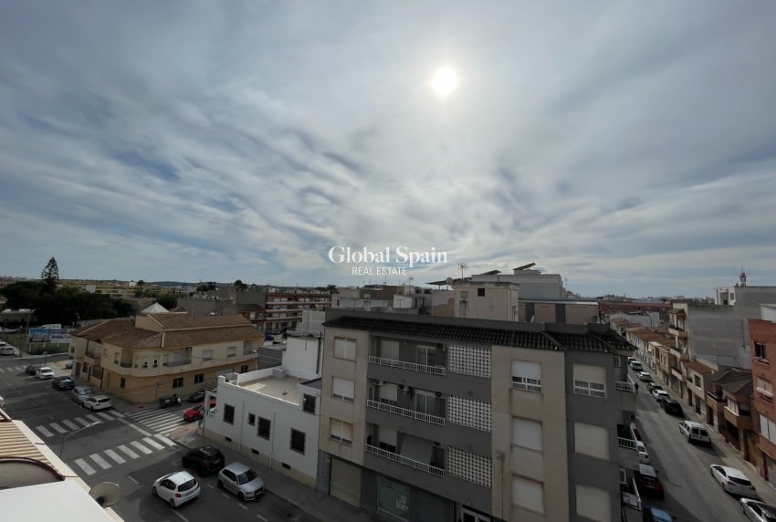 Revente - APPARTEMENT -
ALMORADÍ - Inland