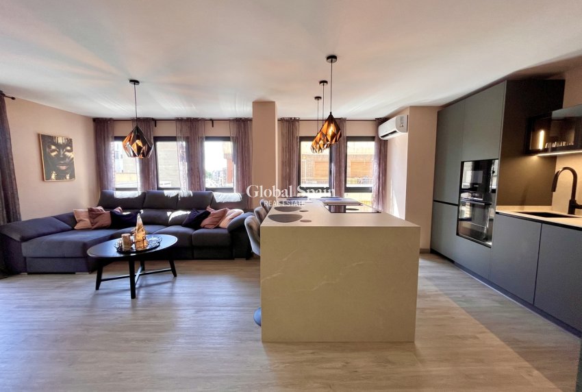 Revente - APPARTEMENT -
ALMORADÍ - Inland