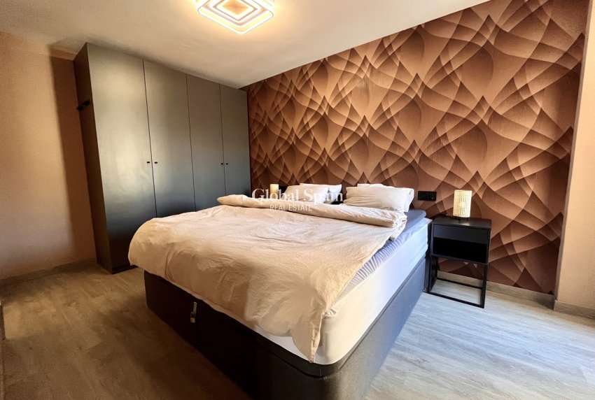 Revente - APPARTEMENT -
ALMORADÍ - Inland