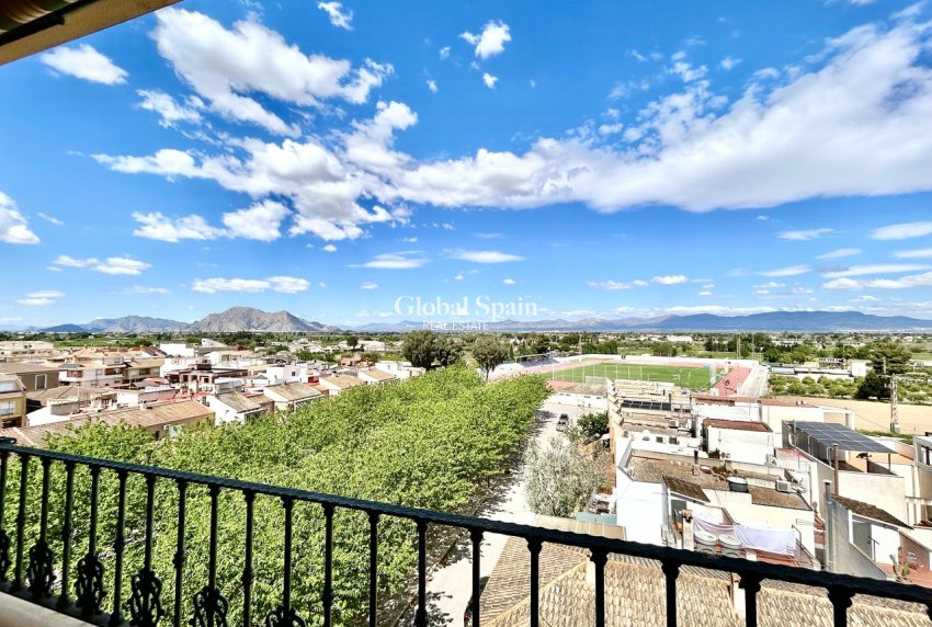 Revente - APPARTEMENT -
ALMORADÍ - Inland