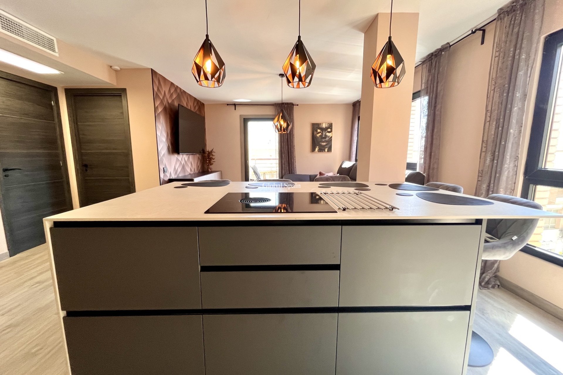 Revente - APPARTEMENT -
ALMORADÍ - Inland