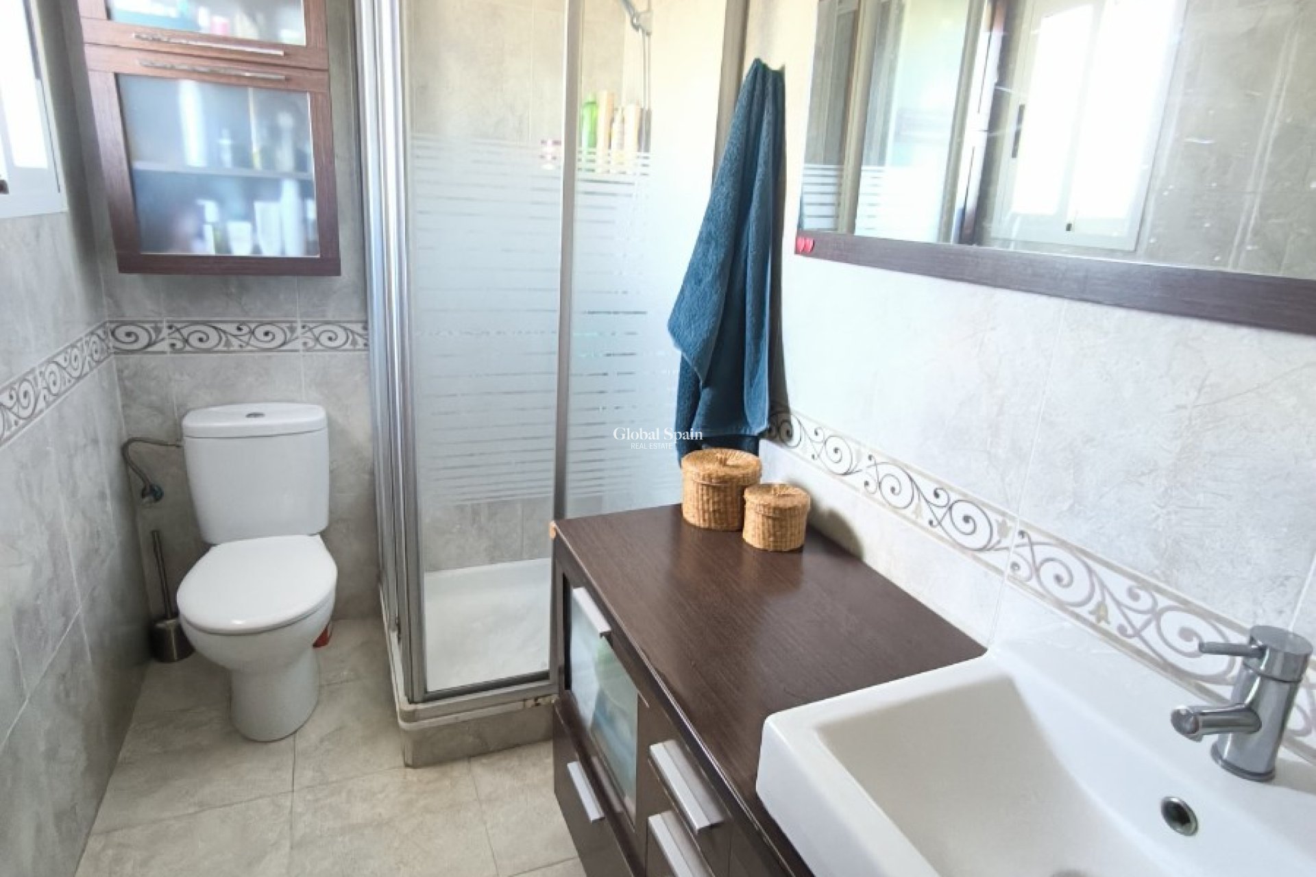 Revente - APPARTEMENT -
ALMORADÍ - Inland