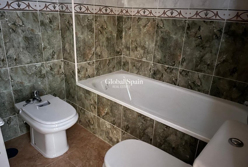 Revente - APPARTEMENT -
ALMORADÍ