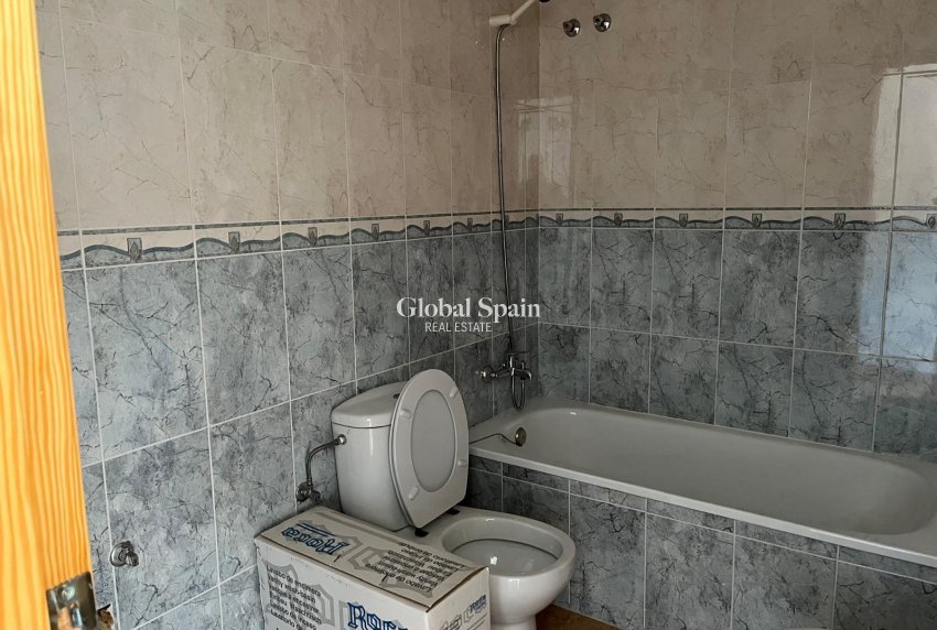 Revente - APPARTEMENT -
ALMORADÍ