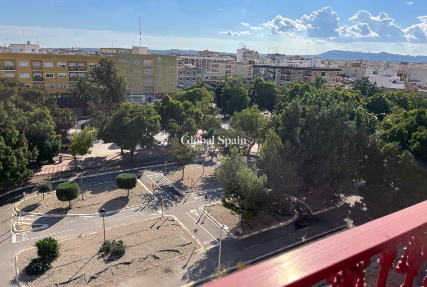 Revente - APPARTEMENT -
ALMORADÍ