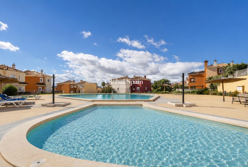 Revente - APPARTEMENT -
Altaona Golf and Country Club - Inland