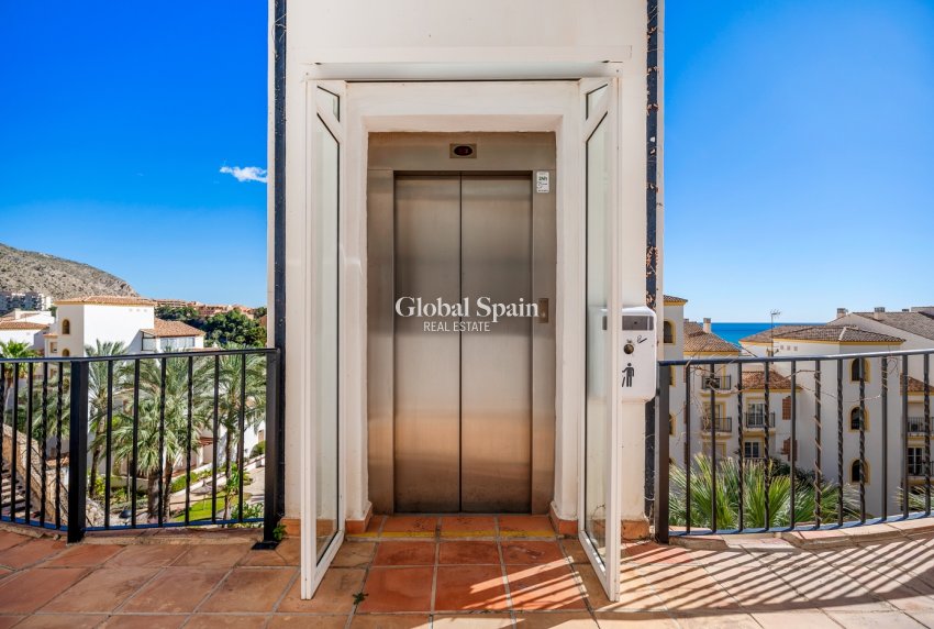 Revente - APPARTEMENT -
ALTEA - Costa Blanca