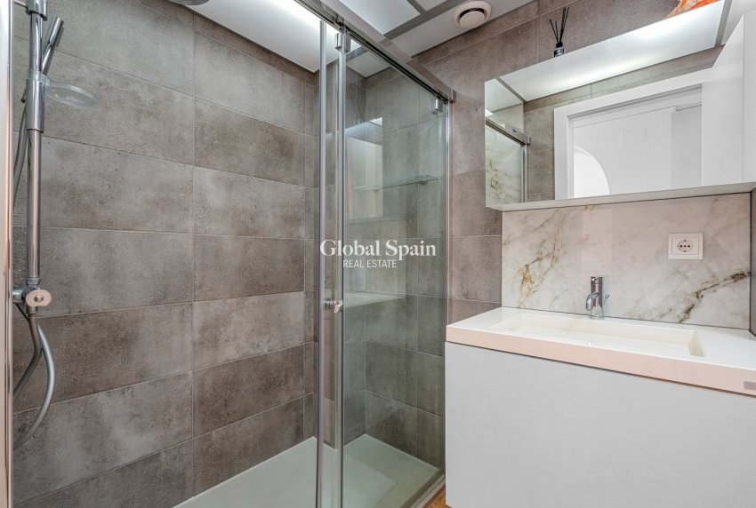 Revente - APPARTEMENT -
ALTEA - Costa Blanca