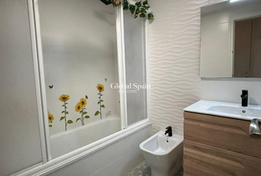 Revente - APPARTEMENT -
ALTEA
