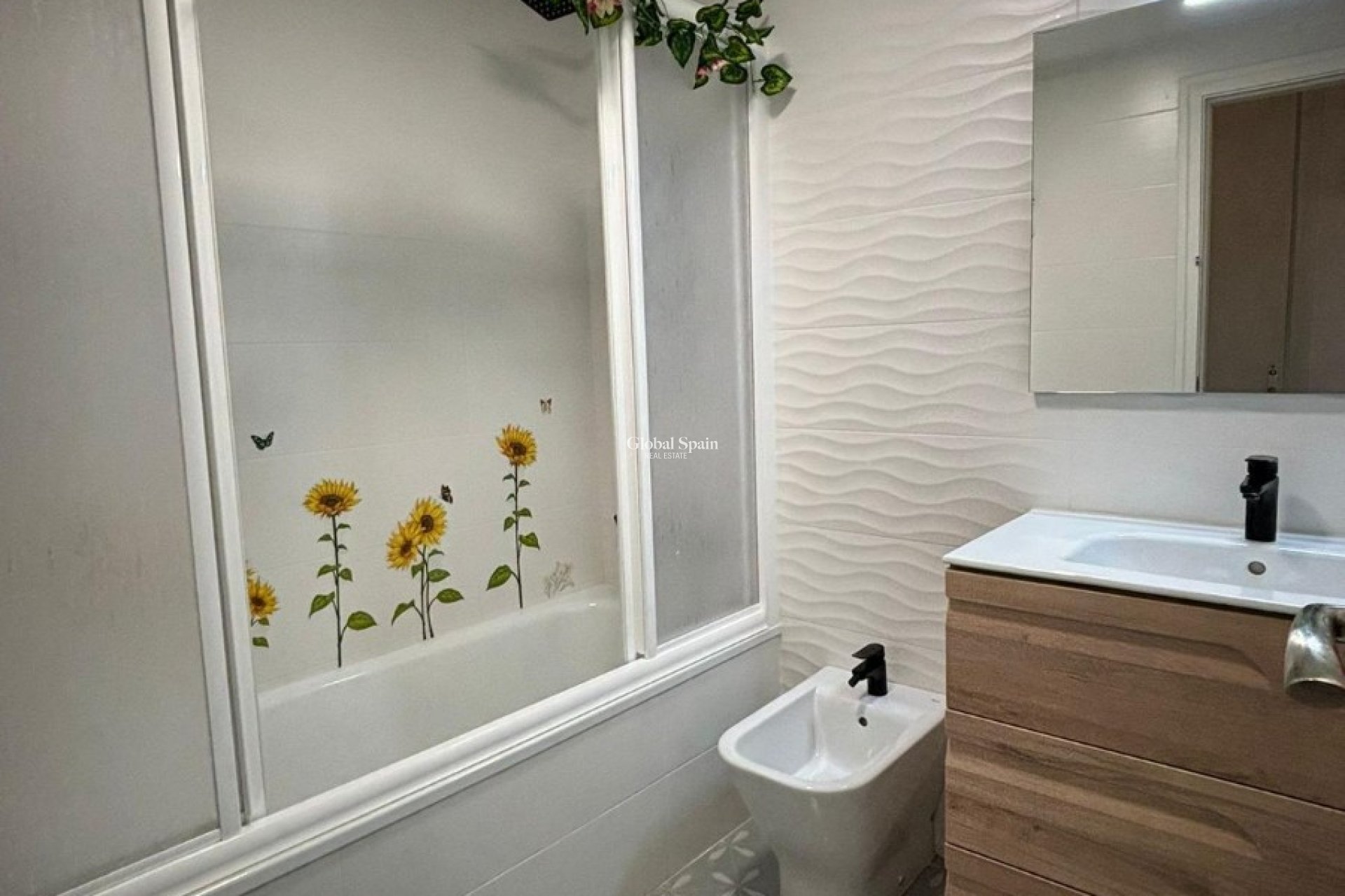 Revente - APPARTEMENT -
ALTEA