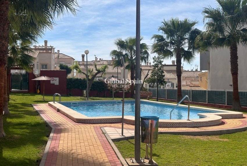 Revente - Appartement - Appartement au rez-de-chaussée -
TORREVIEJA - LOS BALCONES - LOS ALTOS