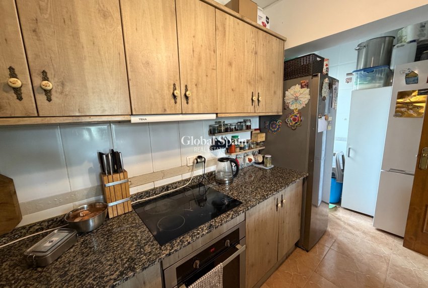 Revente - APPARTEMENT -
BENEJÚZAR - Inland