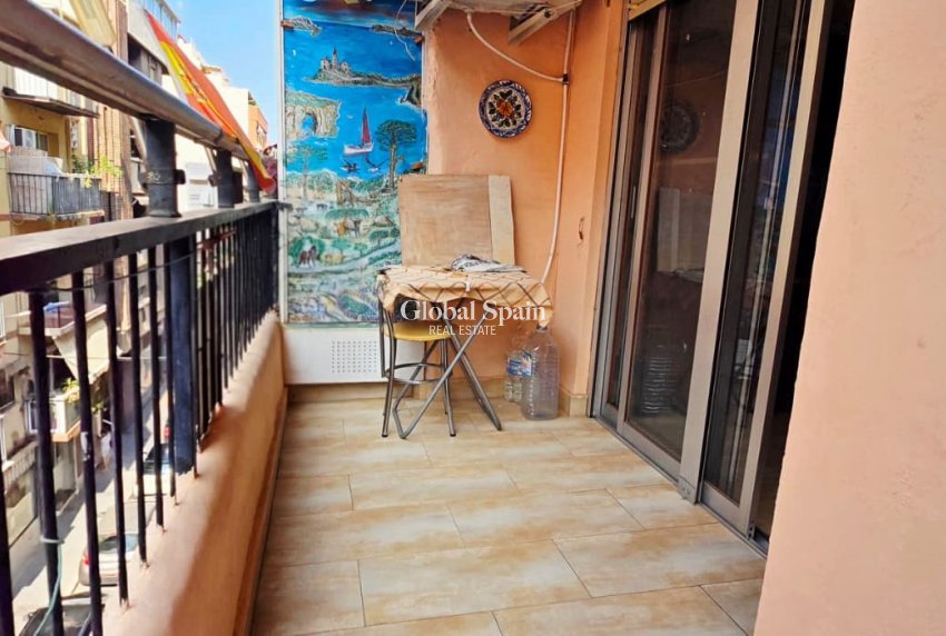 Revente - APPARTEMENT -
BENIDORM - Centro