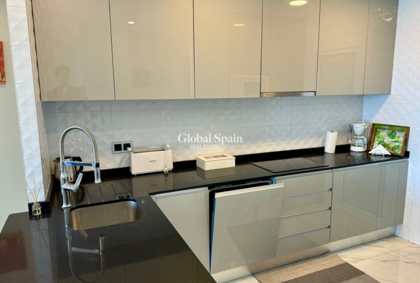 Revente - APPARTEMENT -
BENIDORM - Costa Blanca