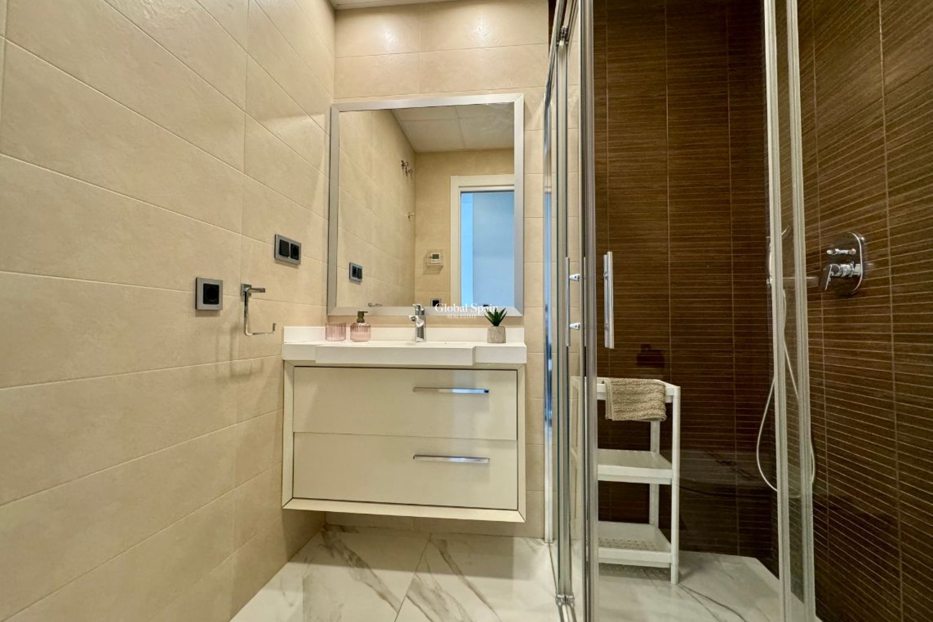 Revente - APPARTEMENT -
BENIDORM - Costa Blanca