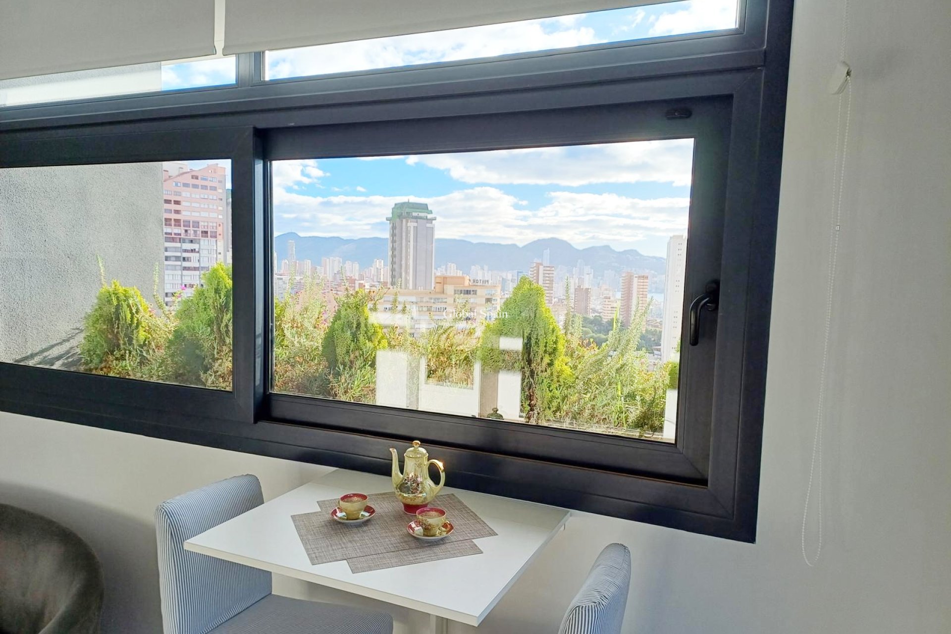 Revente - APPARTEMENT -
BENIDORM - Costa Blanca