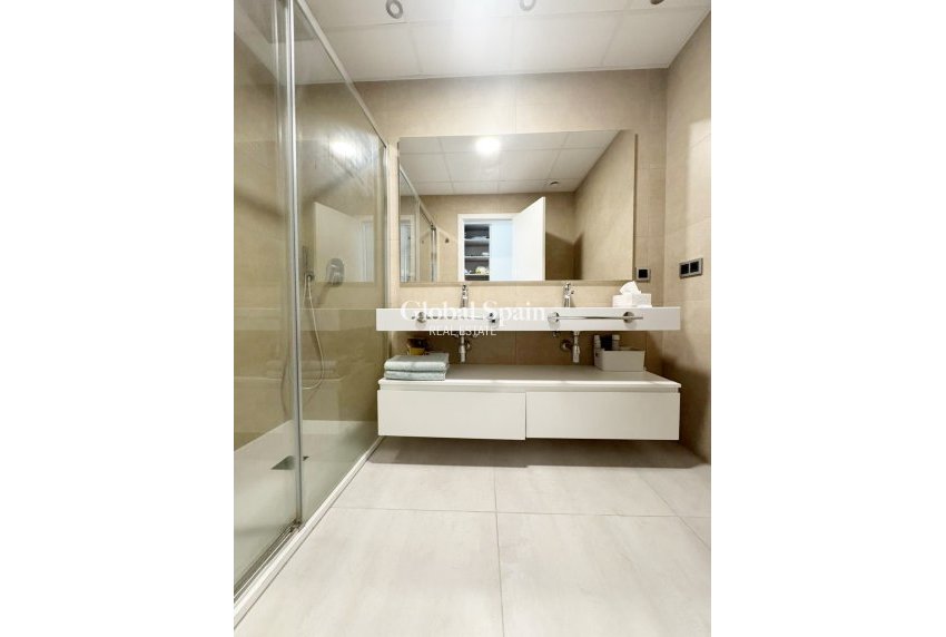 Revente - APPARTEMENT -
BENIDORM - Costa Blanca