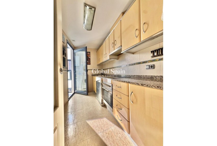 Revente - APPARTEMENT -
BENIDORM - Costa Blanca