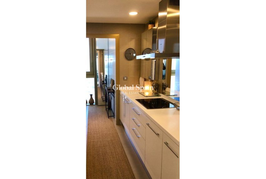 Revente - APPARTEMENT -
BENIDORM - Costa Blanca