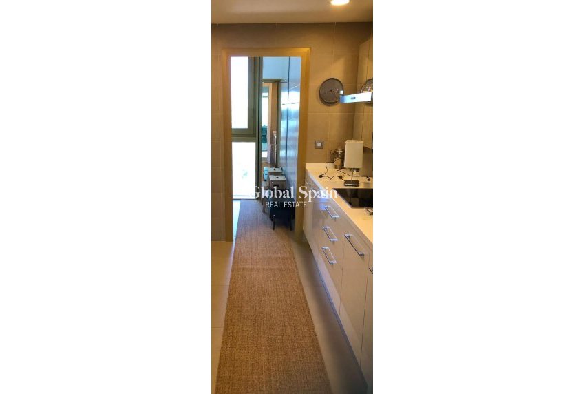 Revente - APPARTEMENT -
BENIDORM - Costa Blanca