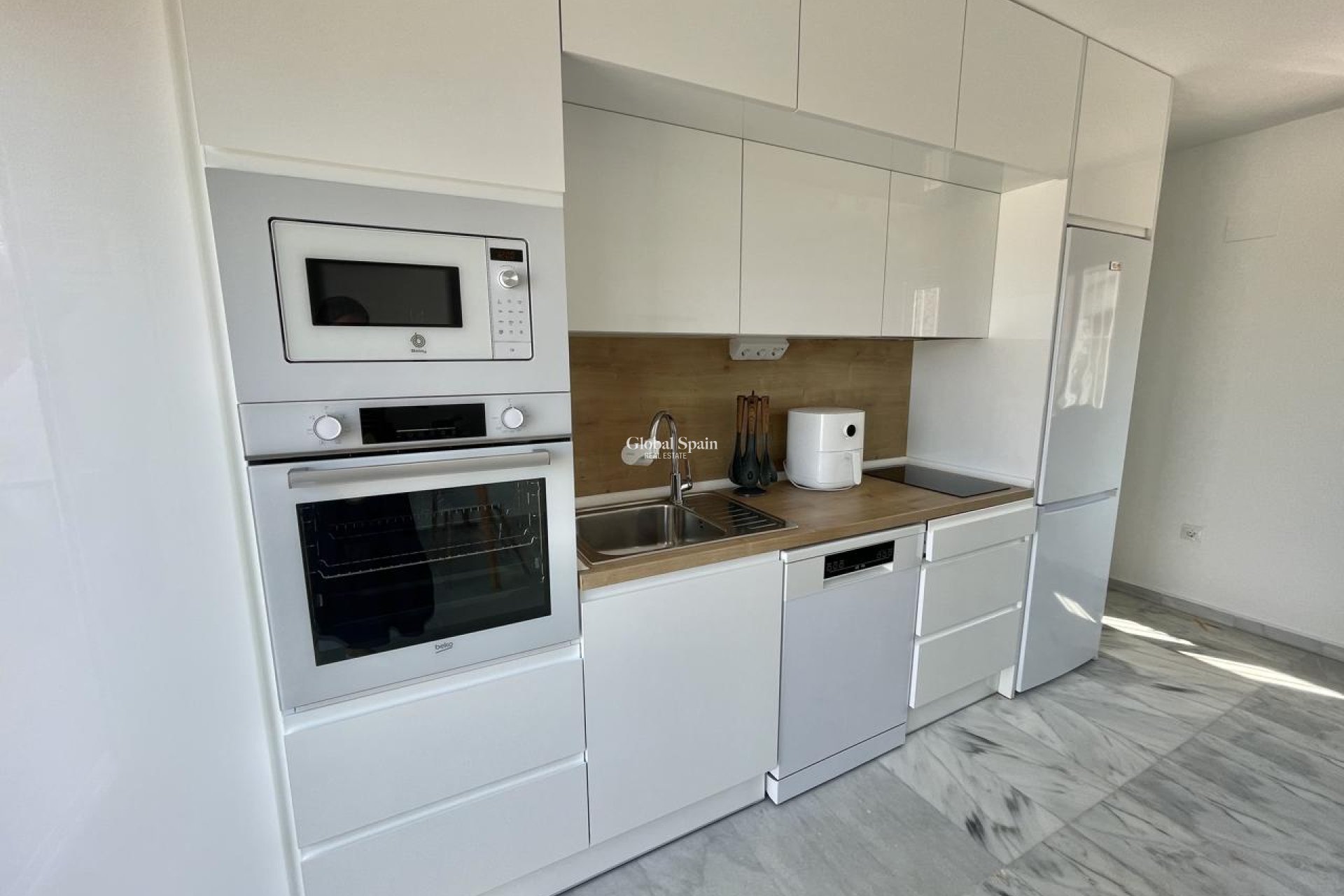 Revente - APPARTEMENT -
BENIDORM - Costa Blanca