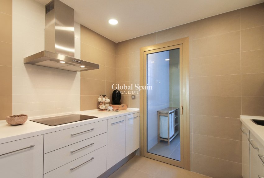 Revente - APPARTEMENT -
BENIDORM - Costa Blanca