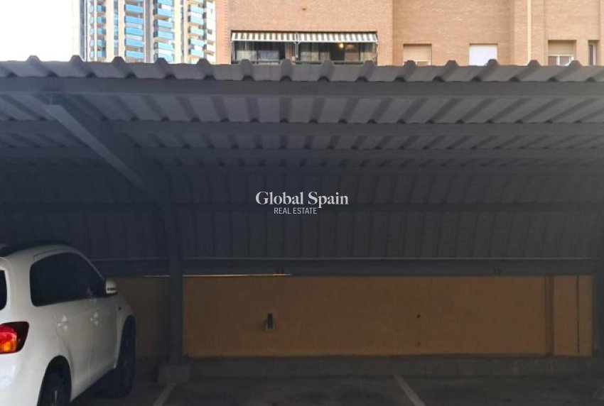 Revente - APPARTEMENT -
BENIDORM - Levante