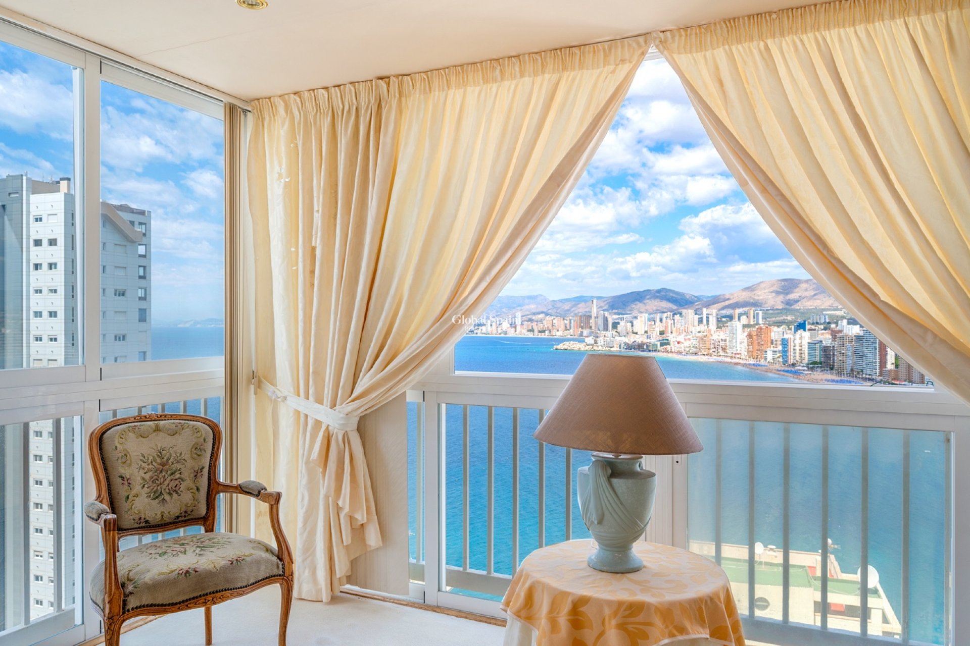 Revente - APPARTEMENT -
Benidorm - Levante